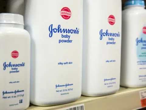 Hàng nghìn người Anh kiện Johnson & Johnson vì phấn rôm gây ung thư