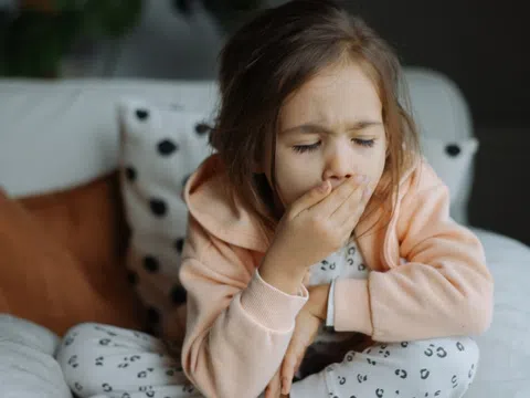 Trẻ ho có nên kiêng sữa?