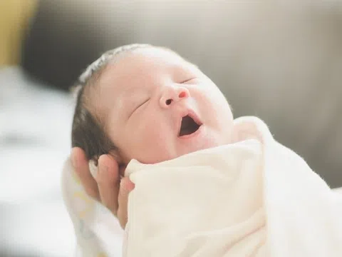 Chăm sóc đúng cách trẻ sơ sinh bị ho, sổ mũi