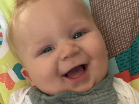 Bé trai được phát hiện mắc ung thư sau một xét nghiệm