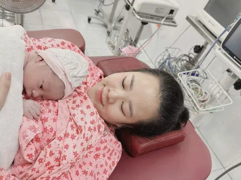 Nhiều bà mẹ vừa sinh đã bị chào mời mua sữa công thức