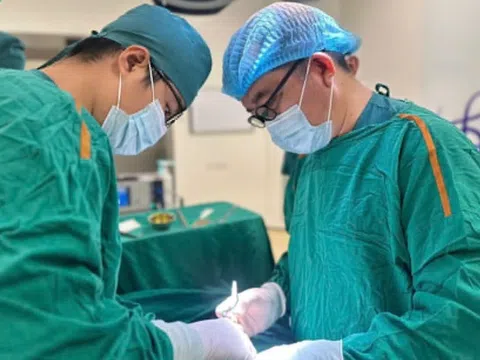 Tai nạn đua xe công thức, bé trai chấn thương tinh hoàn