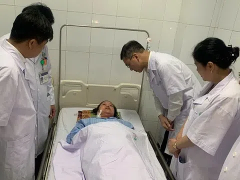 Tặng bằng khen cho 4 điều dưỡng bảo vệ bệnh nhân ở Sản Nhi Nghệ An