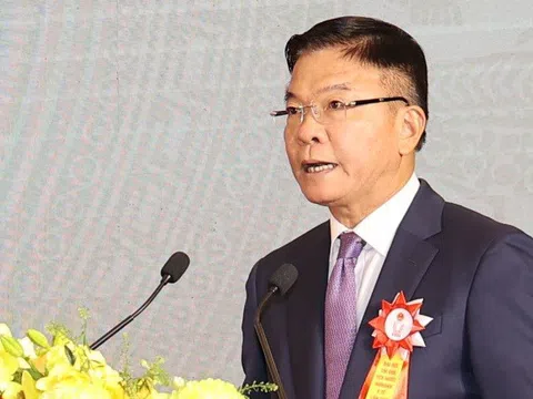 Phó thủ tướng Lê Thành Long: Cán bộ y tế nâng cao y đức, bảo vệ sức khỏe người dân