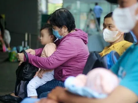 Nhiều người ở TP.HCM mắc bệnh hô hấp, bác sĩ chỉ ra 'thủ phạm'