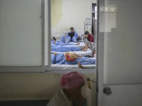 Cảnh căng thẳng ở khoa điều trị đột quỵ nặng tại TP.HCM