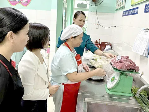 Bộ Y tế: Người đứng đầu bếp ăn tập thể phải chịu trách nhiệm về an toàn thực phẩm