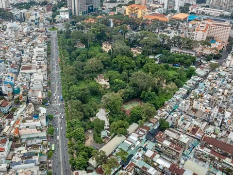 Tượng đài tưởng niệm nạn nhân Covid-19: Lời tri ân giữa lòng thành phố