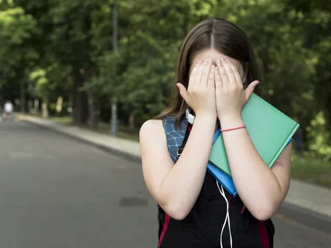 Cô gái 18 tuổi mắc bệnh sùi mào gà