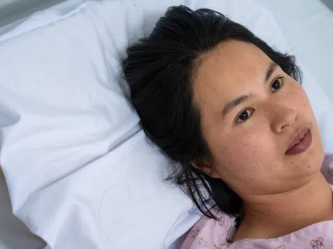 Ở một nơi rất khác trong phòng cấp cứu đột quỵ