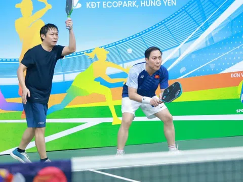 Các y, bác sĩ thi đấu pickleball để gây quỹ cho bệnh nhân ung thư