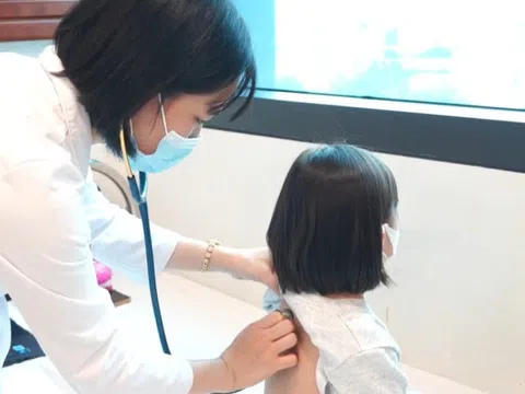 Cúm A gia tăng, nhiều trẻ phải nghỉ học, nhập viện điều trị