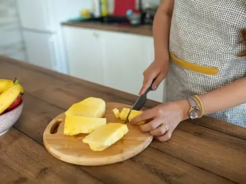 Phụ nữ ăn dứa thường xuyên có tác dụng gì?