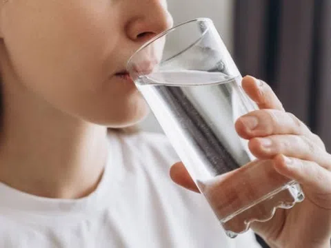 Uống nhiều nước có thực sự tốt cho sức khỏe?
