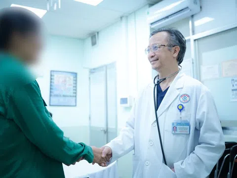 Bác sĩ Việt Nam cứu sống sản phụ Campuchia mắc hội chứng Marfan hiếm gặp