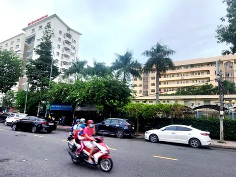 Khám bệnh, phát thuốc miễn phí cho dân vùng lũ tại Diên An, Diên Điền ngày 25-11