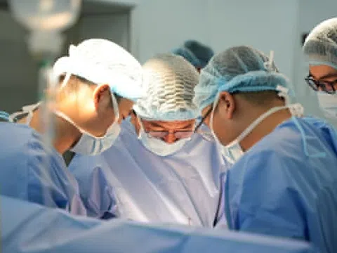 ‘Bàn tay vàng’ với 4 thập kỷ trao lại bước đi cho hàng nghìn người