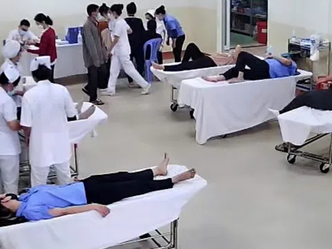 79 công nhân và học sinh ở TP.HCM nhập viện nghi ngộ độc thực phẩm, có 2 ca sốc phản vệ