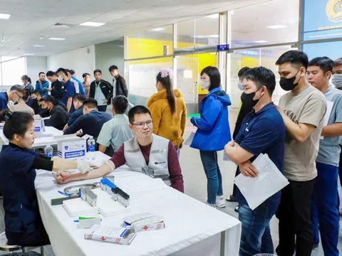 Khám bệnh miễn phí cho 15.000 công nhân ở 7 tỉnh, thành phố