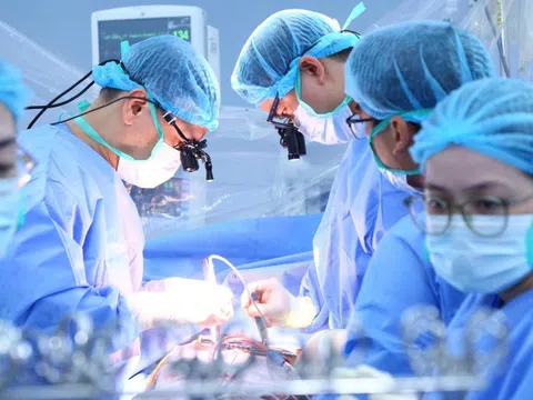 Trái tim người lớn 'vượt' 1.600km cứu sống cậu bé 9 tuổi