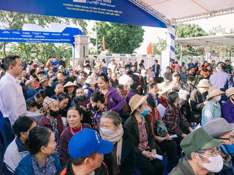 Long Châu đón khách hàng thứ 33 triệu: Cột mốc tự hào trên hành trình chăm sóc sức khỏe Việt Nam