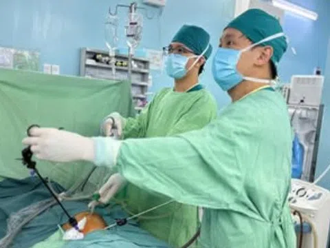 Bé 3 tuổi đau bụng dai dẳng, kết quả khám khiến gia đình giật mình