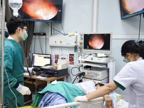 Gánh hậu quả vì sở thích ăn rau sống và đồ tái