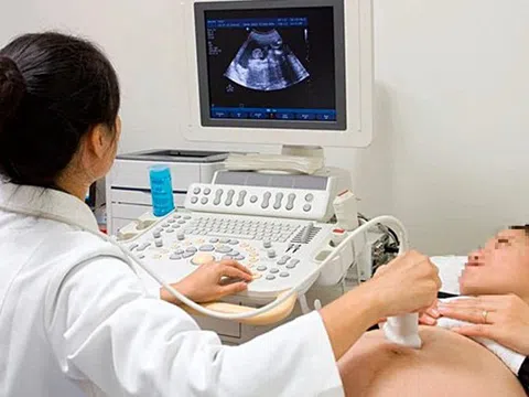 Bác sĩ tiết lộ giới tính thai nhi sẽ bị đình chỉ hành nghề