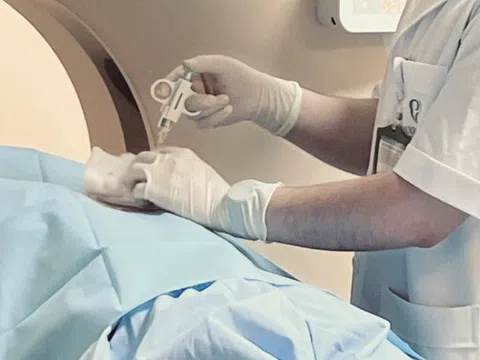 Bỏ ăn 3 tuần để chữa ung thư, người đàn ông sụt 14kg, sức khỏe suy kiệt