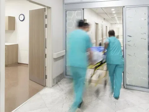 Bé trai ở TP.HCM bị vỡ ruột trong tình huống hiếm gặp