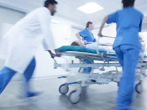 Đau đớn nhập viện vì thói quen xấu rất phổ biến ở người trẻ