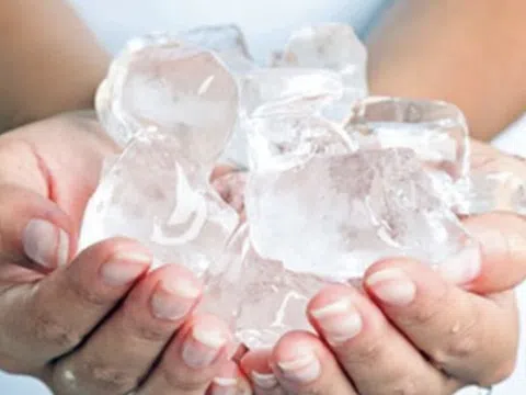 Bị bỏng có nên chườm đá, bôi kem đánh răng?