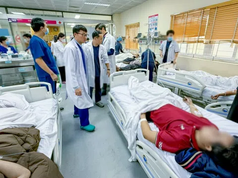 15 người nhập viện trong vụ cháy trọ lúc rạng sáng ở Hà Nội