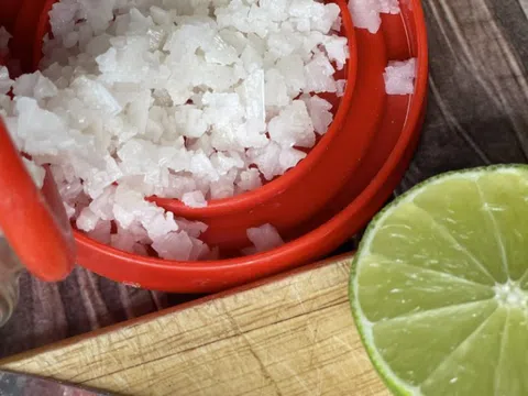 ‘Chữa lành’ ung thư bằng nhịn ăn và uống chanh muối: Người đàn ông nhập viện suy kiệt