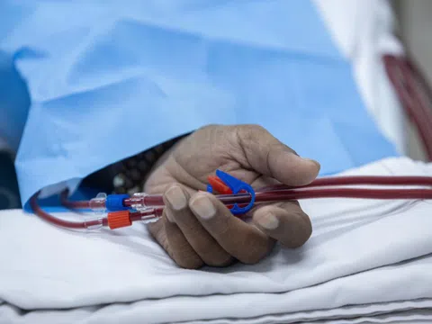 Chạy thận ở tuổi 21: Cái giá đắt cho thói quen xấu kéo dài