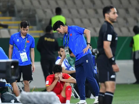 Cựu bác sĩ tuyển Việt Nam nói về chấn thương nặng của Hiểu Minh