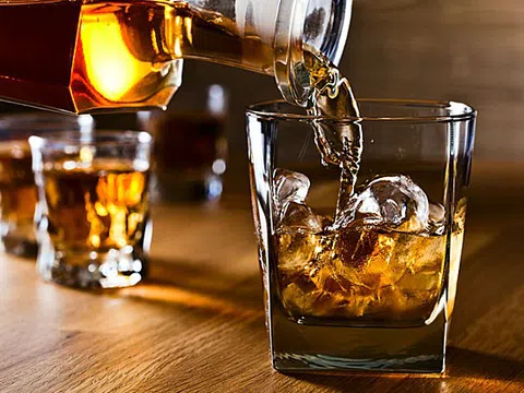 Uống rượu bia ngày Tết: Đỏ mặt, ngứa ngáy không chỉ là ‘say’