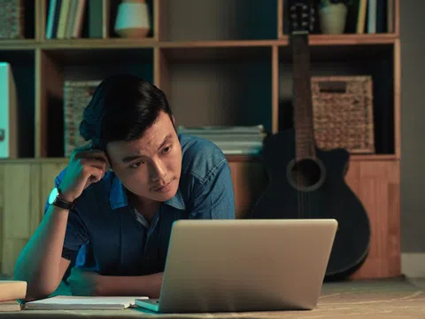 Trả giá ở tuổi 31 vì vắt kiệt sức lực cho công việc