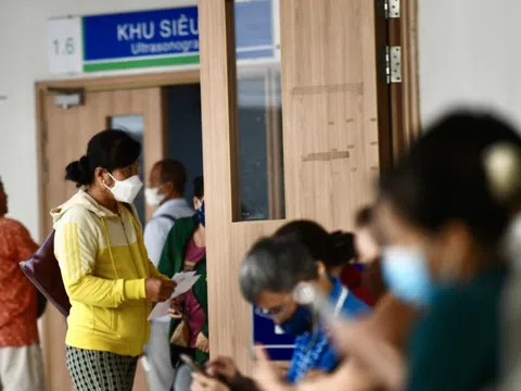 Chụp X-quang phải đủ 6 phút mới được BHYT chi trả: Quy định phiền hà, làm khó người bệnh