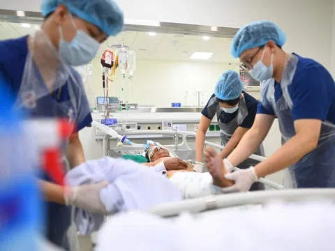 Bác sĩ giỏi về Hà Nội có thể được hỗ trợ nhà, thưởng 1.000 lần lương