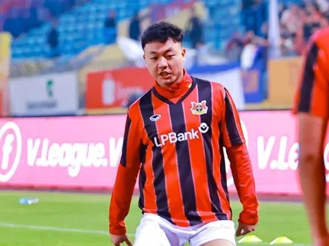 Tiền vệ Thái Sơn phẫu thuật dây chằng gối