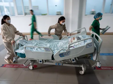 'Căng như dây đàn' bên trong khoa Cấp cứu ngày cận Tết