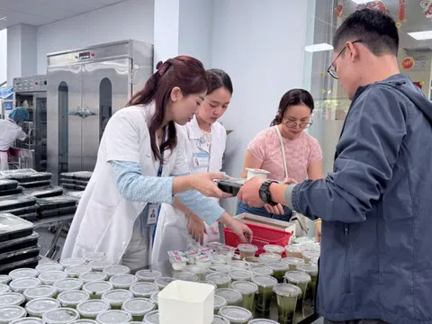 Những bữa cơm đầu năm sưởi ấm người bệnh đón Tết xa nhà