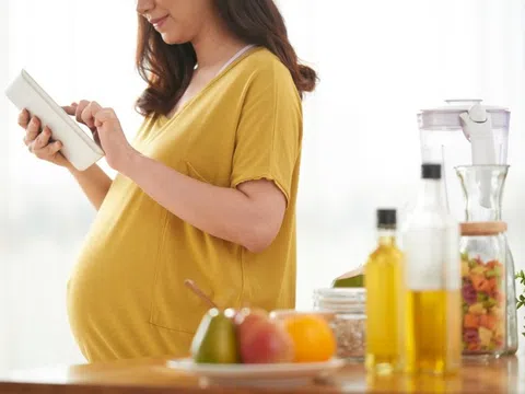 Mẹ bầu nên ăn gì trong 3 tháng đầu thai kỳ?
