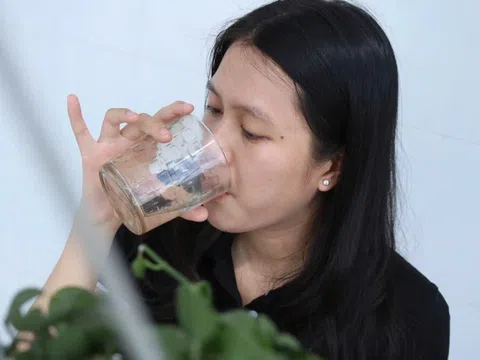 Ngồi máy lạnh, ít uống nước: Thận quá tải do phải làm việc áp lực cao