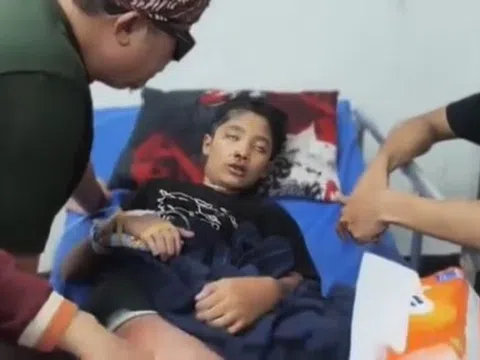 Bị mẹ kế ép uống nước sôi, cậu bé 12 tuổi tử vong thương tâm