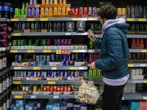 Tây Ban Nha sẽ cấm bán nước tăng lực cho trẻ dưới 16 tuổi