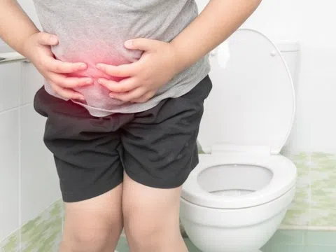 Sa trực tràng 10 cm vì cố rặn sau chuỗi ngày ăn Tết 'thừa đạm'