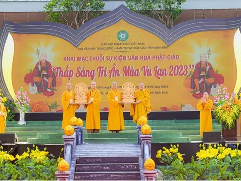Lễ hội thắp sáng Tri ân nhân mùa Vu Lan báo hiếu 2023