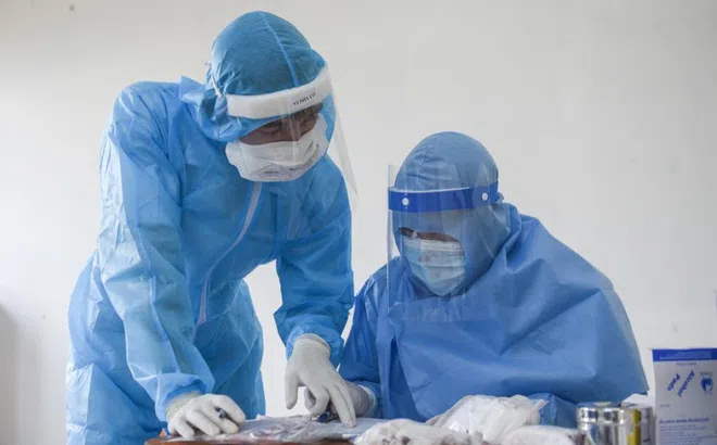 5 người trở về từ Nga nhiễm SARS-CoV-2
